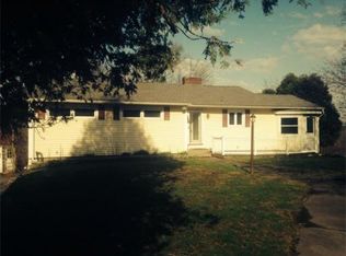 82 View St, Dracut, MA 01826