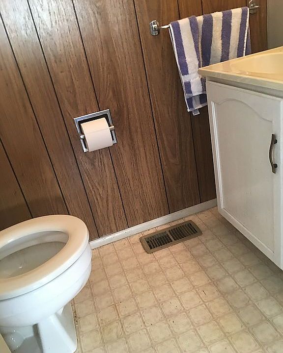 1/2 bath