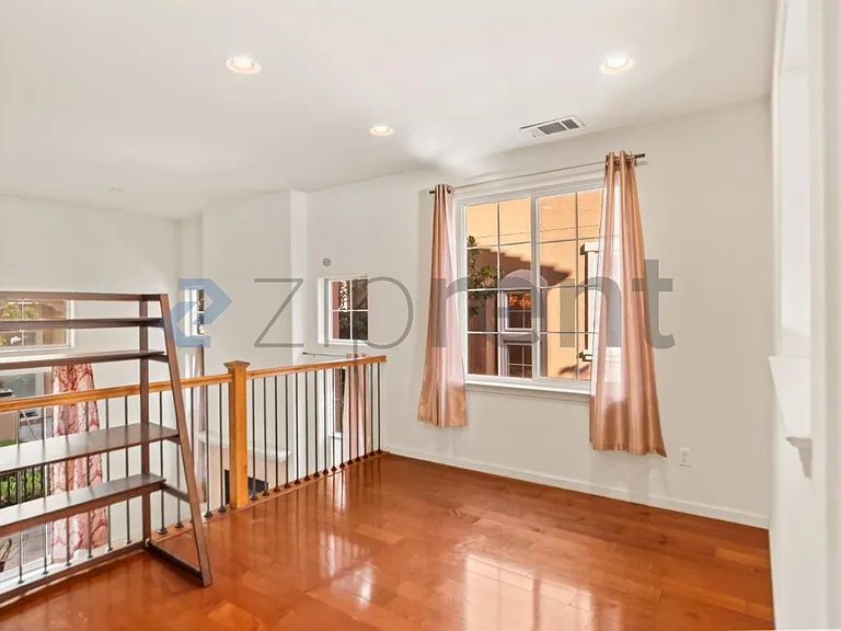 4541 Laird Cir — Photo 10