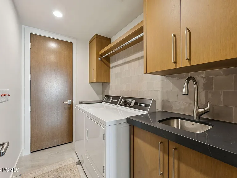 78 Prospect Ave — Photo 45