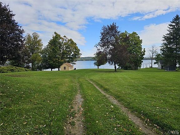 3rd image of 1894 W Lake Rd