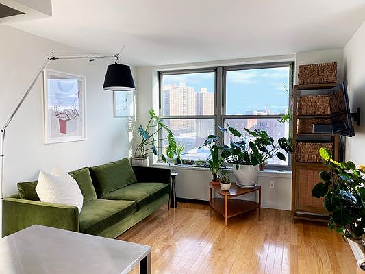 1st image of 510 Flatbush Ave APT 5F