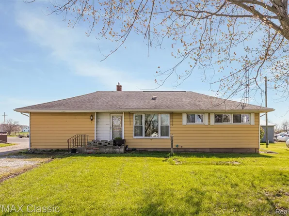 11024 Dennison Rd, Milan, MI 48160