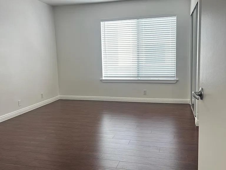 2121 Beloit Ave #312 — Photo 16