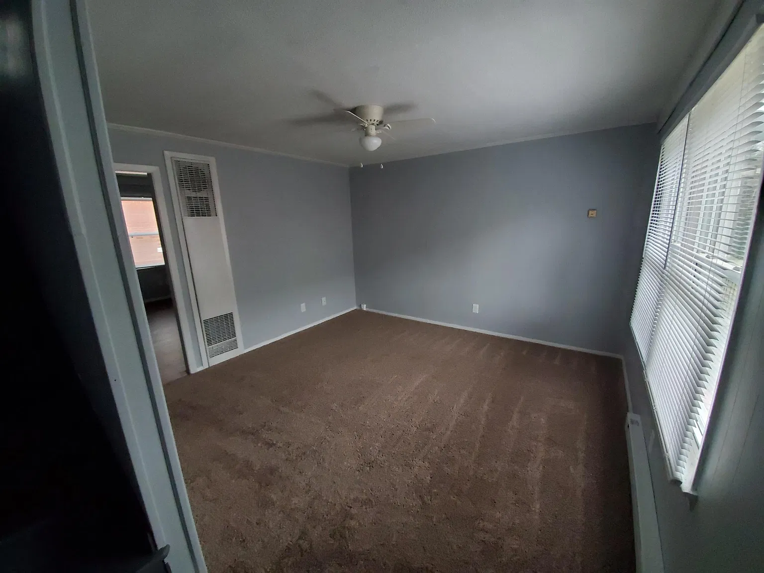 1414 E Commerce Ave — Photo 4