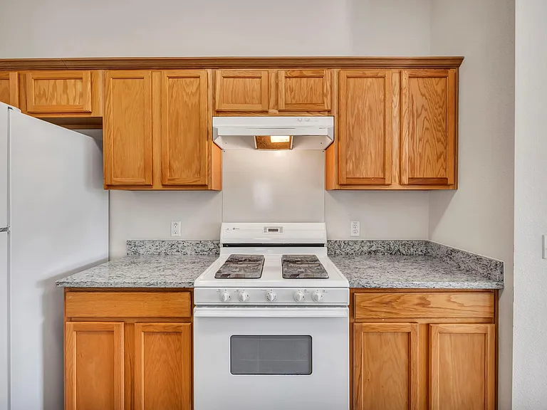 216 Meadowside Dr — Photo 27