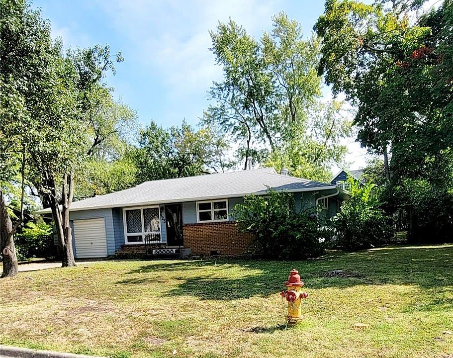 2nd image of 925 Meadowbrook Rd E