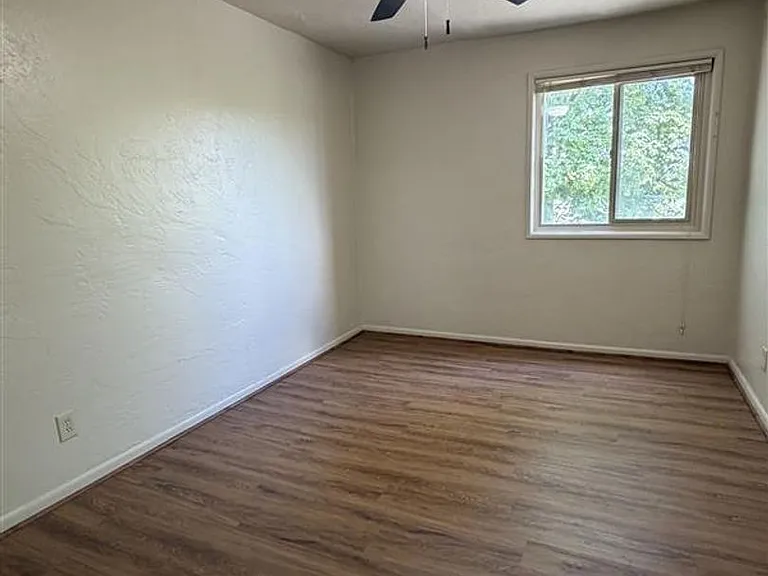 Richardson Court Apartments — Photo 15