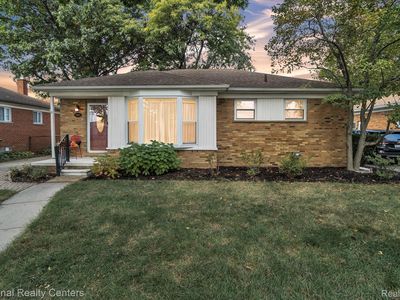9001 E Perrin St, Livonia, MI, 48150