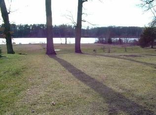 196 Ellsworth Lake Dr, Gregory, MI 48137