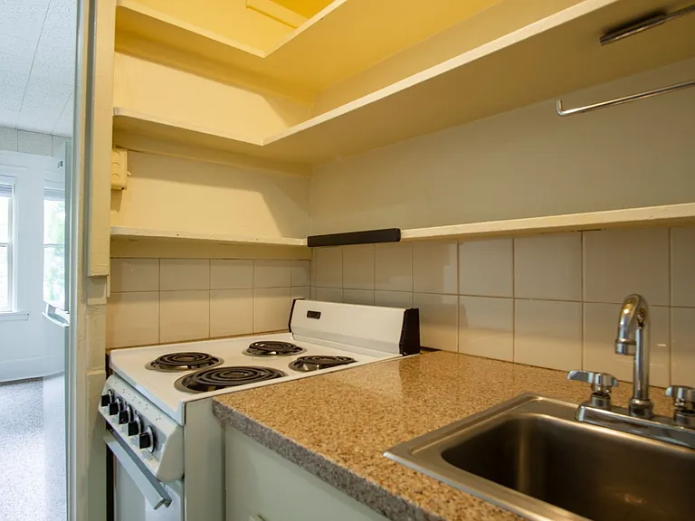 2268 NW Johnson St #6 — Photo 1