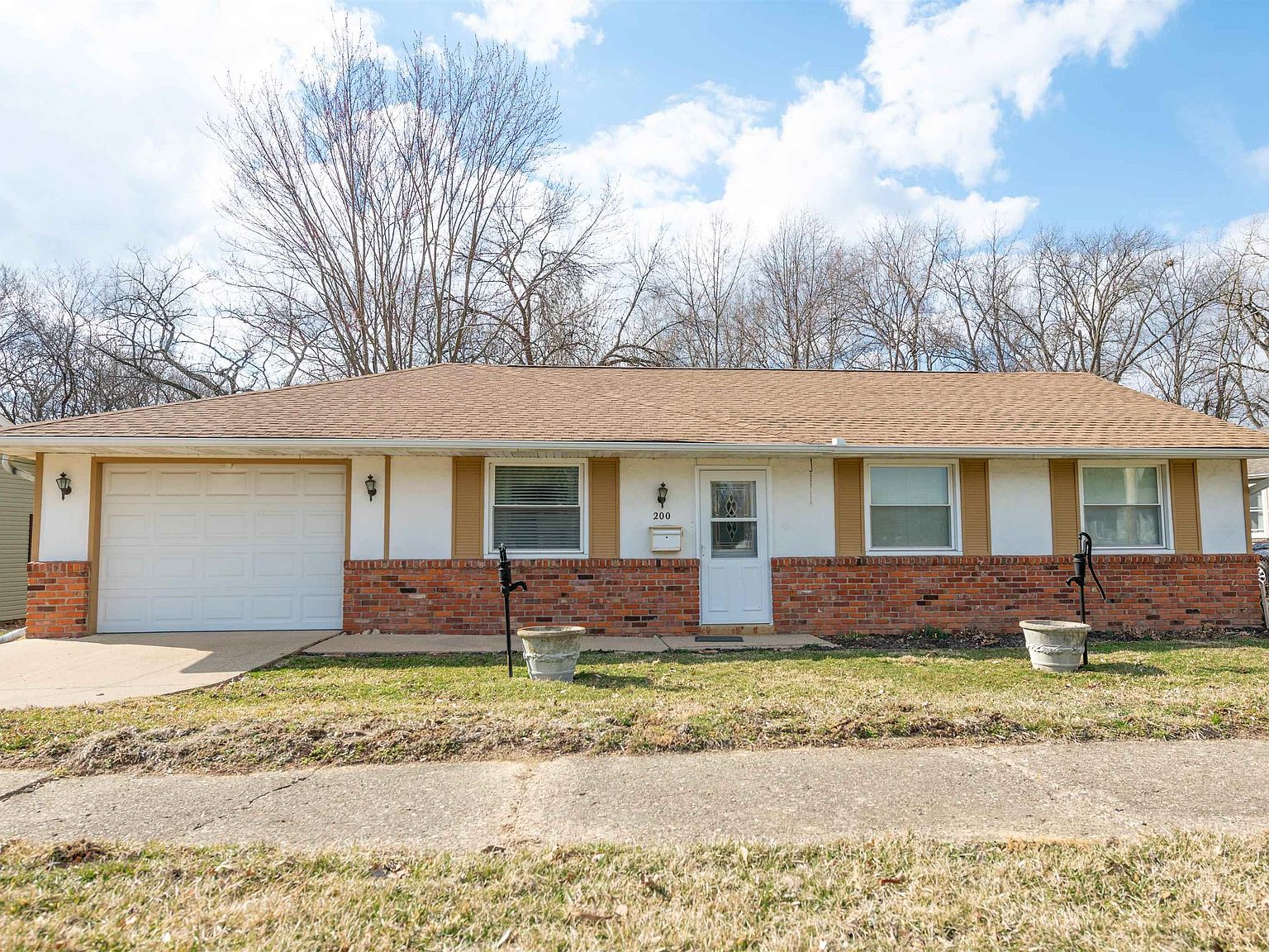 200 Frontenac Rd, Marquette Heights, IL 61554 Zillow