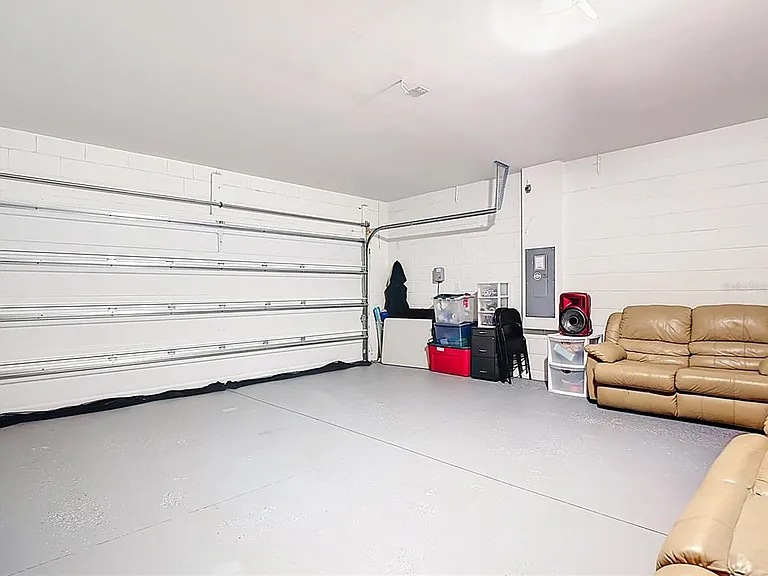 241 Meadowbrook Blvd — Photo 23