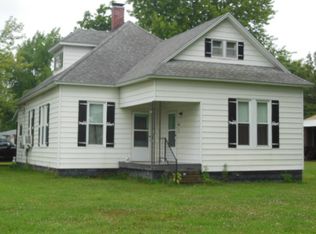 520 McElyea St, Louisville, IL 62858