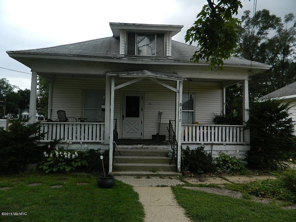 1st image of 3718 Crystal St SW