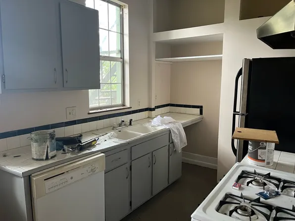 303 W 37th St, Savannah, GA