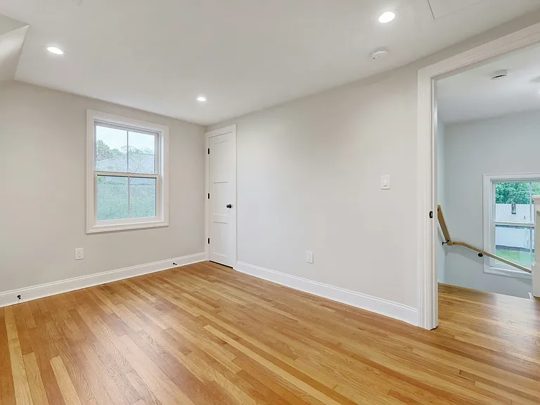 134 Johnson Ave — Photo 21