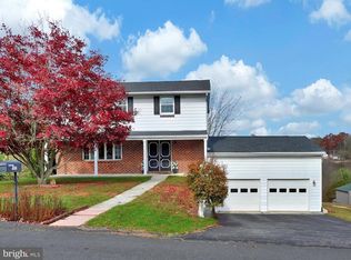 1021 Elm St, Pottsville, PA 17901
