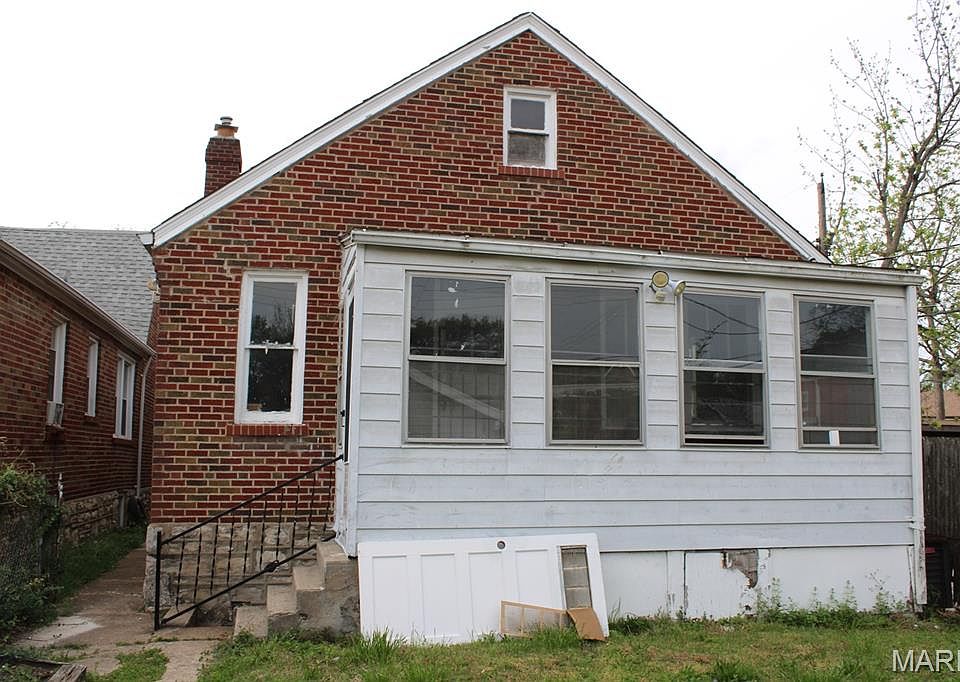2nd image of 4006 Marcus Ave