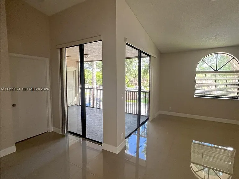 10700 NW 14th St #142 — Photo 10