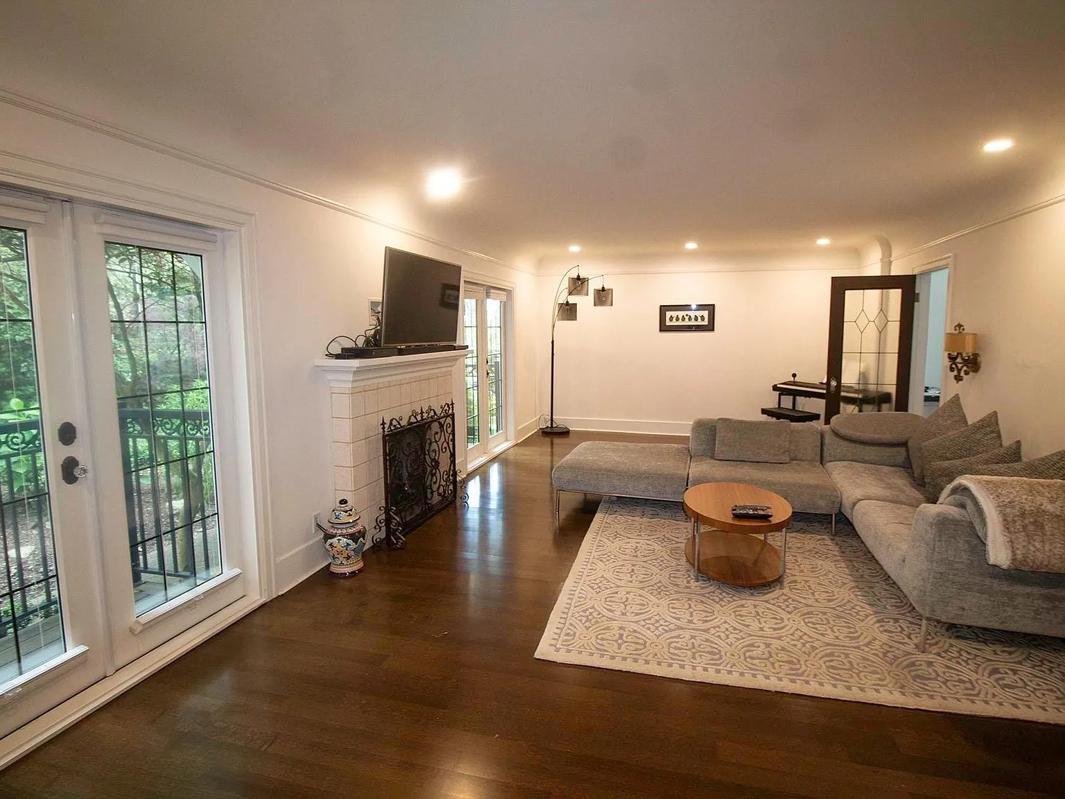 4 bed, 3026 sqft, $6,300 — Photo 3