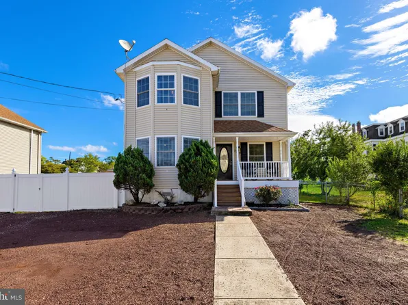 307 S Green St, Tuckerton, NJ 08087
