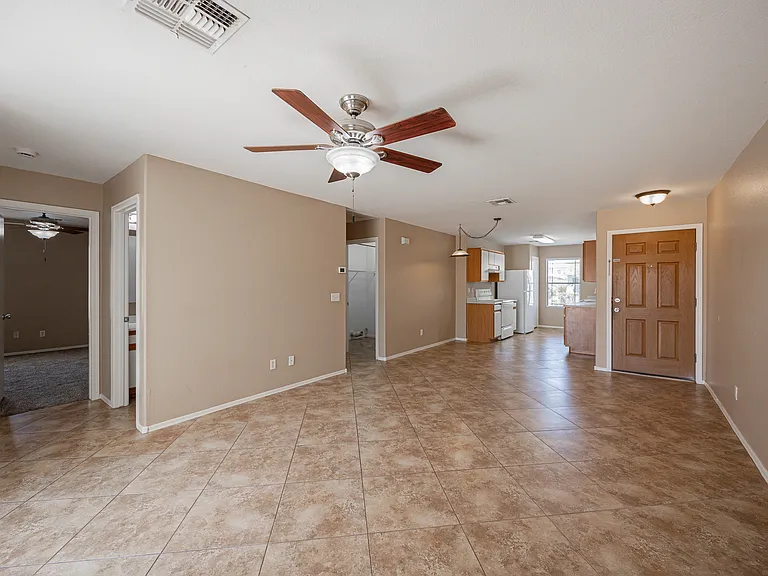 6413 W Elwood St — Photo 5