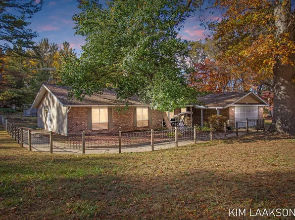 1454 Goodrich St, Allegan, MI 49010