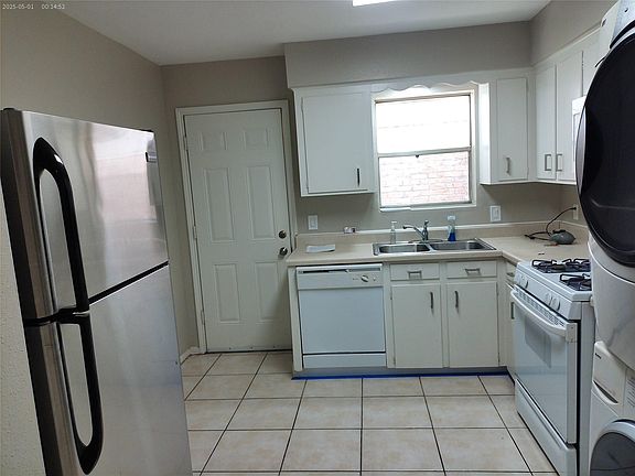 4th image of 1102 W Tri Oaks Ln APT 103