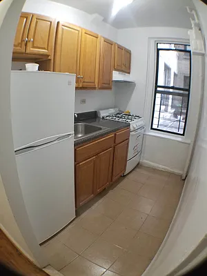 Rented by Roberto Guilbet, LREB | media 35