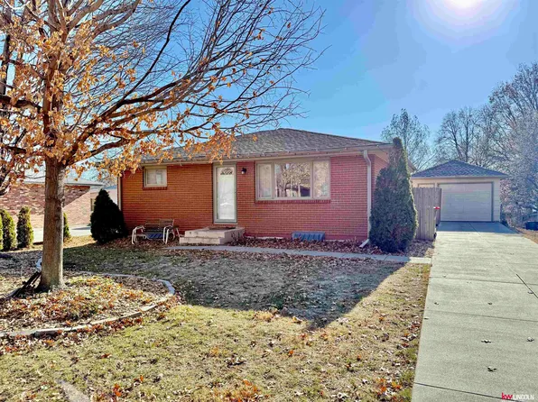 3741 Linden St, Lincoln, NE 68516