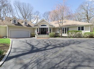 41 Landing Meadow Road, Smithtown, NY 11787