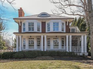 593 Rosemary Rd, Lake Forest, IL 60045