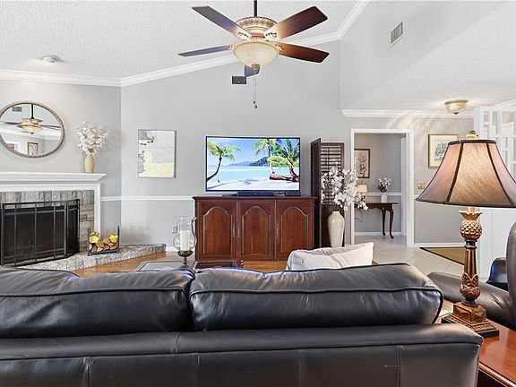 5th image of 106 Prestwick Cir