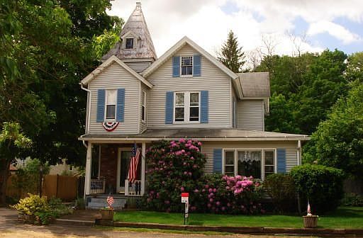 32 elm front