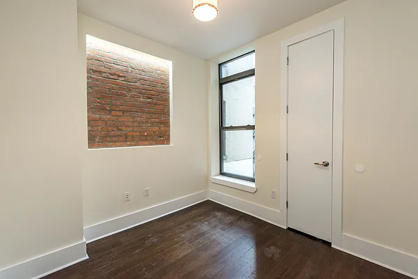 Rented by Nooklyn NYC LLC | media 53