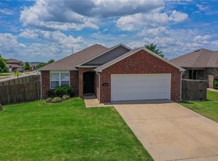 4118 Crosshill Cv, Springdale, AR 72762