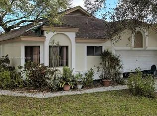 318 Bishop Rd, Pompano Beach, FL 33068