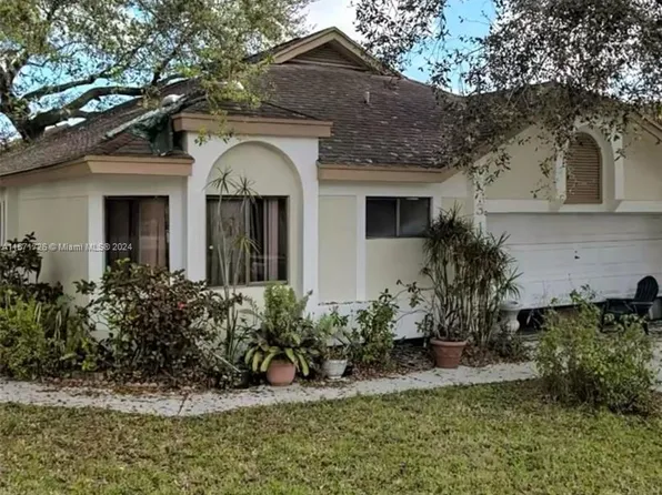 318 Bishop Rd, North Lauderdale, FL 33068
