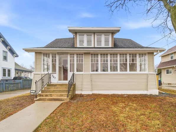 727 1st St, Menasha, WI 54952