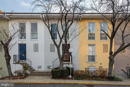225 G St SW #126 Photo 1
