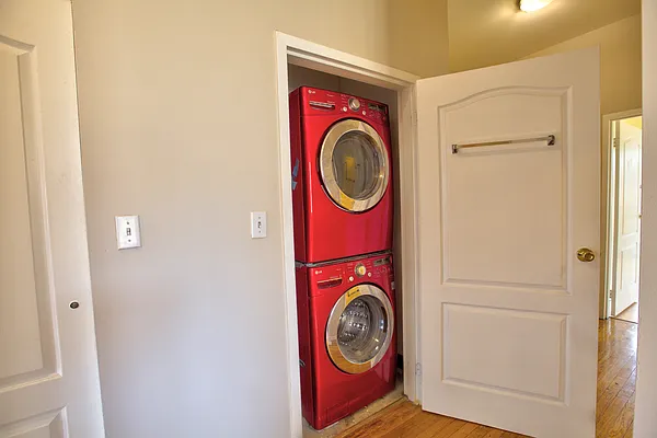 Rented by Landmark Manhattan Realty Corp | media 31