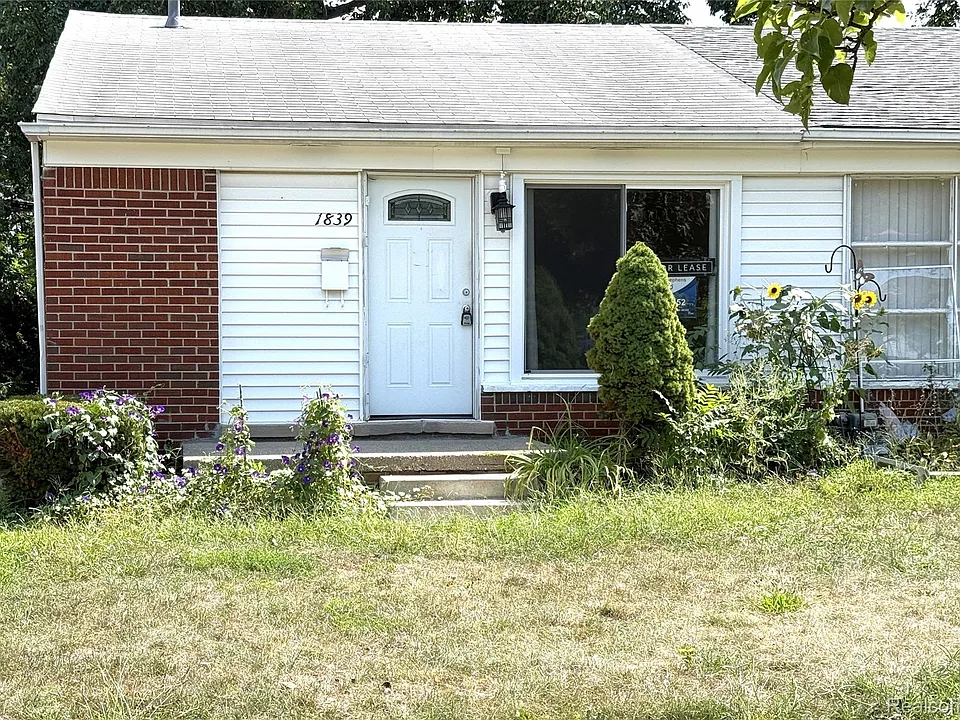 1839 Ackley Ave