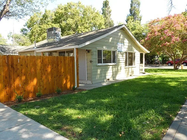 **Summer 2027 - Reserve Now** Great home near downtown with Beautiful upgrades! — Photo 4
