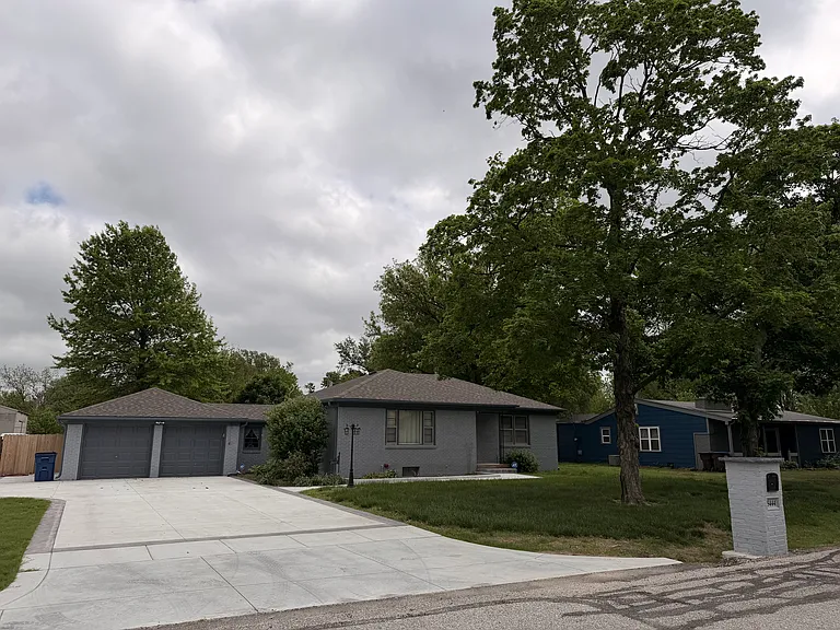 5444 N Athenian Ave — Photo 3