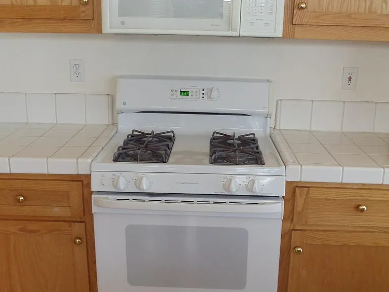 131 Legacy St — Photo 12