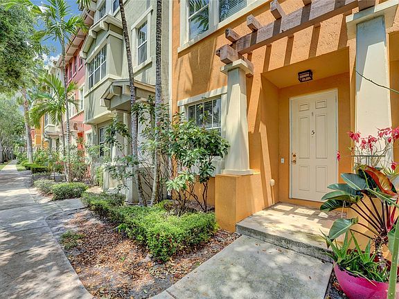2nd image of 430 Amador Ln Unit 5