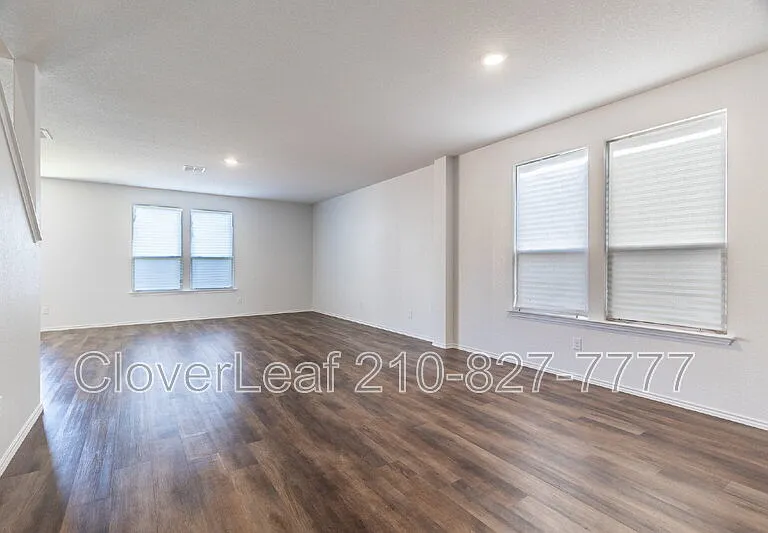 165 Acorn Cir — Photo 10