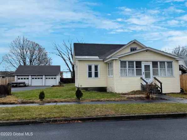 449 8th Avenue, Watervliet, NY 12189