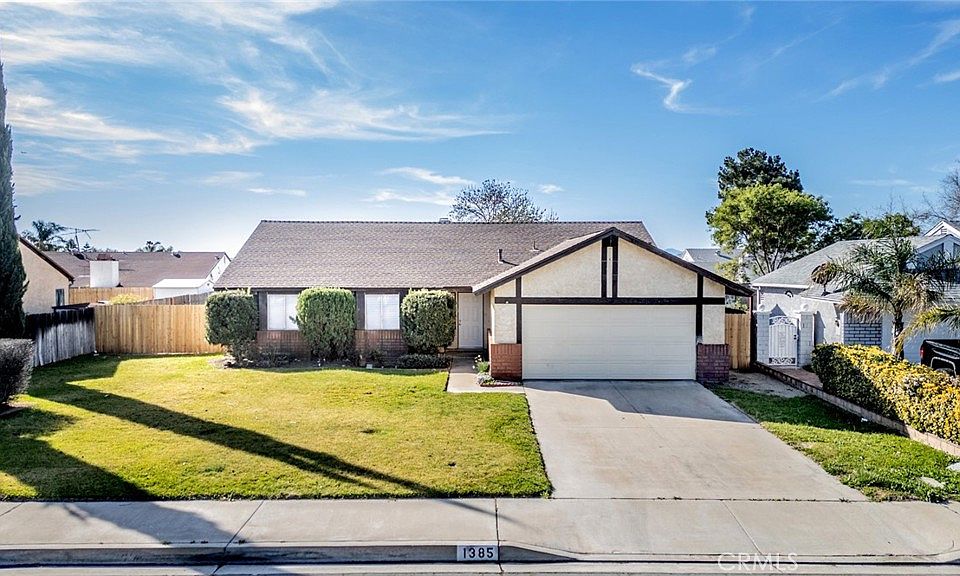 1st image of 1385 W Wedgewood St